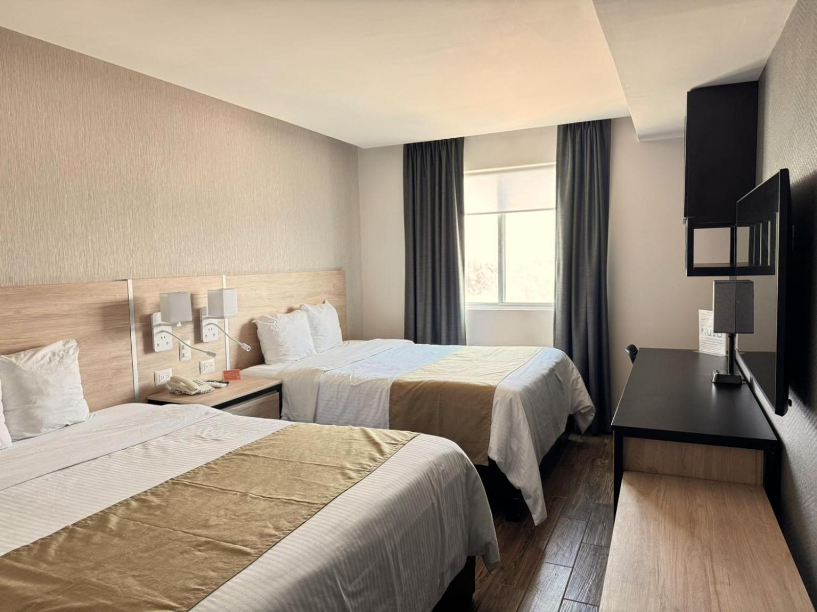 Hotel Nuvo Saltillo Buitenkant foto
