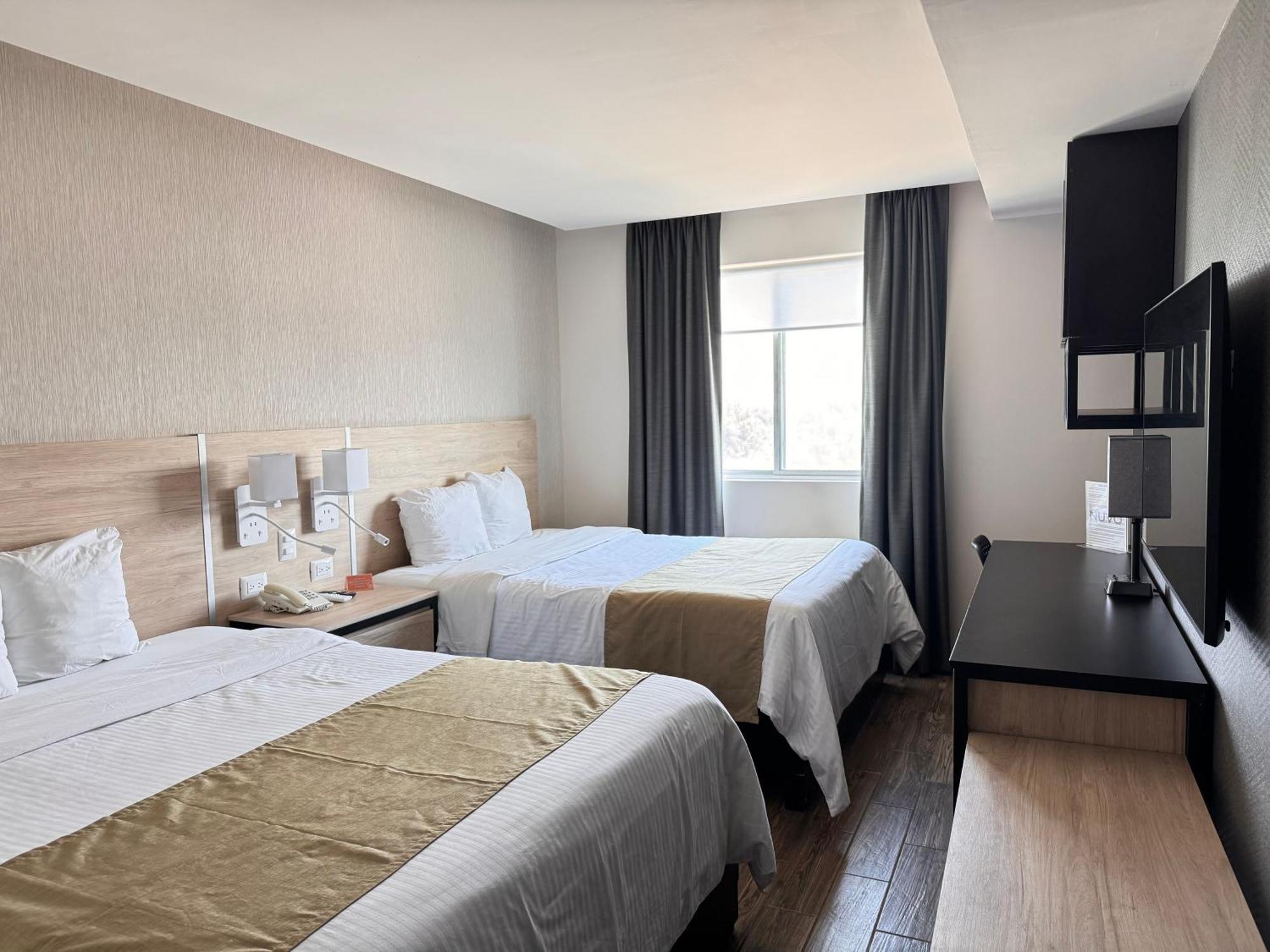 Hotel Nuvo Saltillo Buitenkant foto