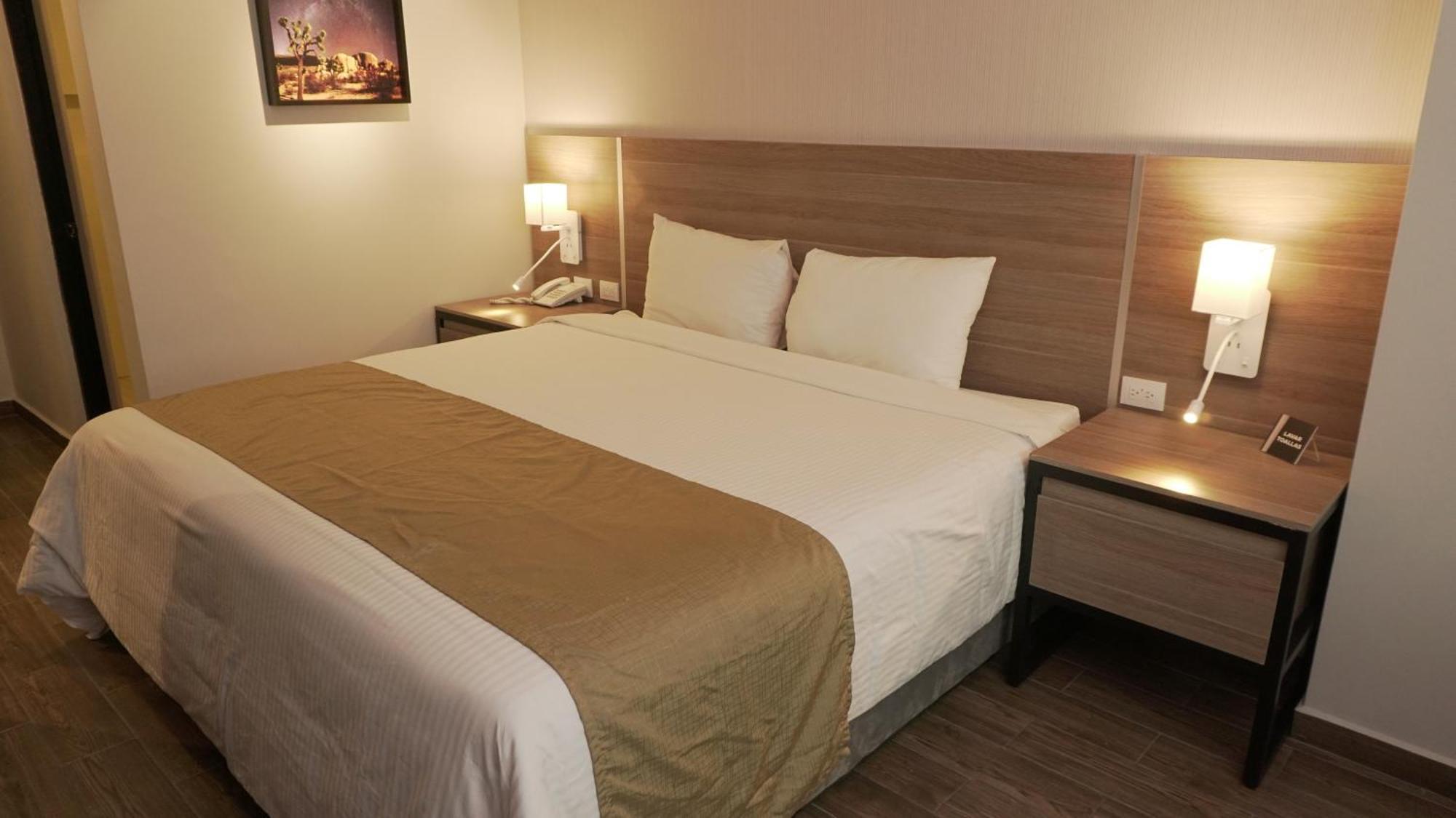 Hotel Nuvo Saltillo Buitenkant foto